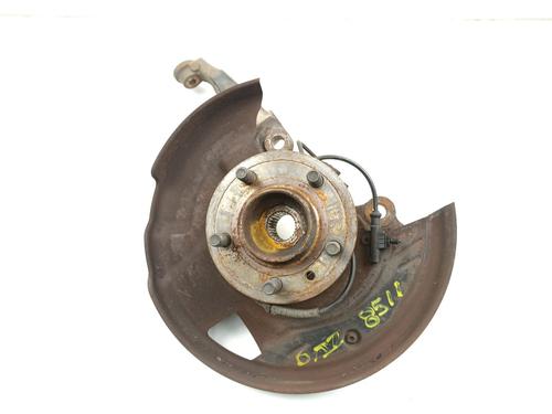 Used Left front steering knuckle LAND ROVER DISCOVERY III (L319) 2.7 TD 4x4 (190 hp) 25131752