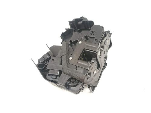 rear-left-lock-renault-megane-iv-hatchback-b9amn_-13-tce-140-b9nb-825035167r-16943020d-2015-17493197 main image