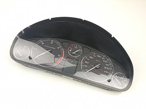 Used Instrument cluster PEUGEOT 407 (6D_) 2.0 HDi 135 (6DRHRH, 6DRHRE, 6DRHRG, 6DRHRJ) (136 hp) 16766575