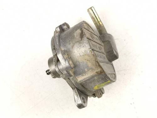 Used Vacuum pump MERCEDES-BENZ VITO Van (W638) [1997-2003]  11824772
