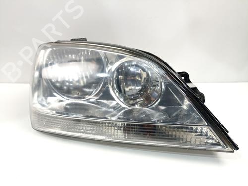 Right headlight KIA SORENTO I (JC) 2.5 CRDi 4WD | BP22737515C29 