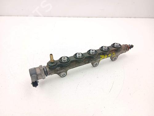 Used Injection rail Injection rail 32997899 32997899