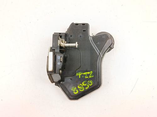 Cerradura puerta trasera izquierda TOYOTA HILUX VII Pickup (_N1_, _N2_, _N3_) 2.5 D-4D 4WD (KUN25) | BP30763839C100 