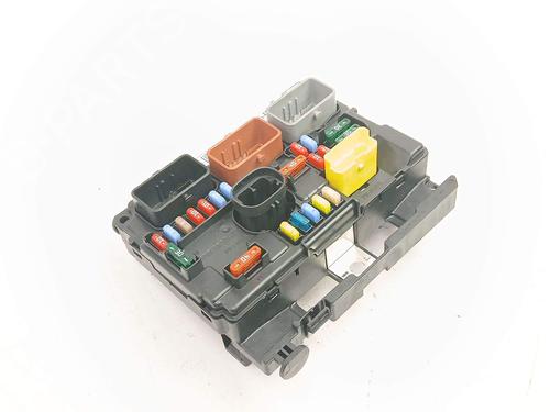 fuse-box-citroen-c3-picasso-sh_-2008-34344644 main image