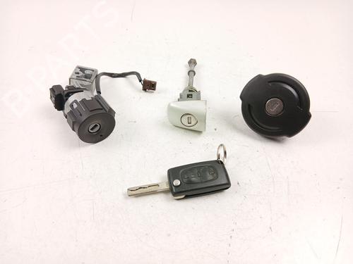 Used Ignition barrel PEUGEOT 5008 (0U_, 0E_) 2.0 HDi 150 / BlueHDi 150 (150 hp) 29814400