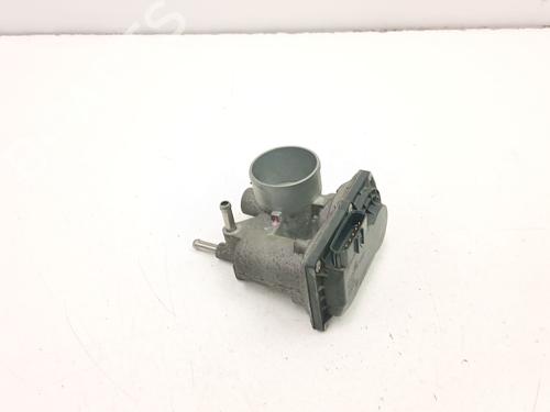 Used Throttle body Throttle body TOYOTA YARIS (_P13_) 1.5 Hybrid (NHP130_, NHP130) (101 hp) 33758133 33758133