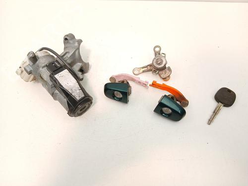Clé de contact TOYOTA RAV 4 II (_A2_) 2.0 D 4WD (CLA20_, CLA21_, CLA20R, CLA21R) (116 hp) 26530278