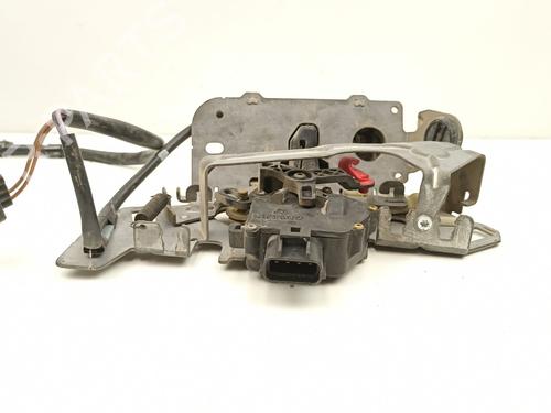 Rear left lock CHRYSLER VOYAGER IV (RG, RS) 2.5 CRD | BP13903226C100 