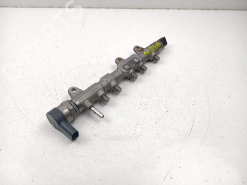 Used Injection rail Injection rail 32997900 32997900