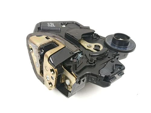 Used Rear left lock TOYOTA COROLLA (_E12_) 2.0 D-4D (CDE120R, CDE120L_) (110 hp) 22737687