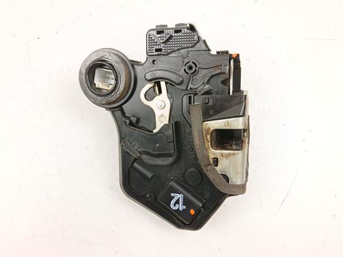 Cerradura puerta trasera izquierda TOYOTA HILUX VII Pickup (_N1_, _N2_, _N3_) 2.5 D-4D 4WD (KUN25) | BP30763839C100 