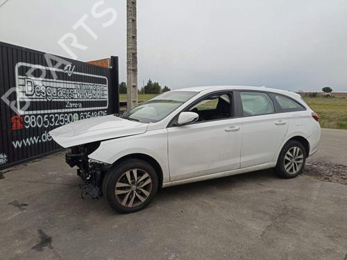 Used Parts HYUNDAI i30 Estate (PDE)    1618395