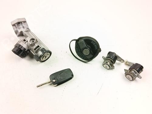 Used Ignition barrel FIAT DUCATO Bus (250_) 160 Multijet 3,0 D (156 hp) 30713051