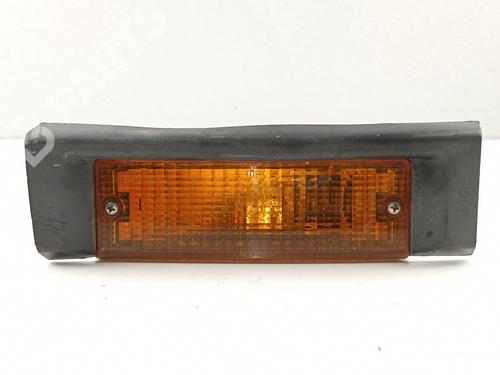 Used Left front indicator Left front indicator BMW 3 (E30) 318 i (102 hp) 10925245 10925245