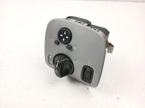 Used Headlight switch Headlight switch MERCEDES-BENZ C-CLASS (W203) C 220 CDI (203.006, 203.008) (143 hp) 33024161 33024161