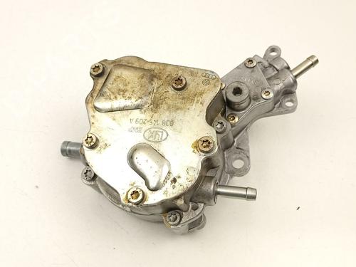Used Vacuum pump AUDI A4 B5 (8D2) 1.9 TDI (116 hp) 24698456