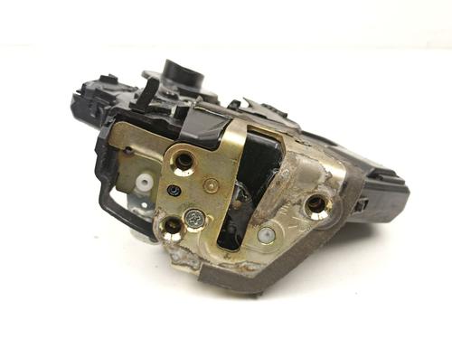 Rear right lock TOYOTA COROLLA (_E12_) 2.0 D-4D (CDE120R, CDE120L_) | BP22737686C99 