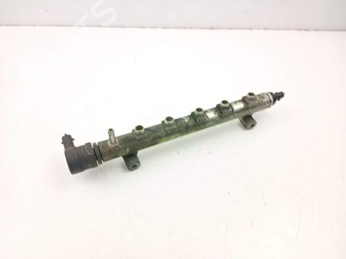 Used Injection rail Injection rail 32997893 32997893