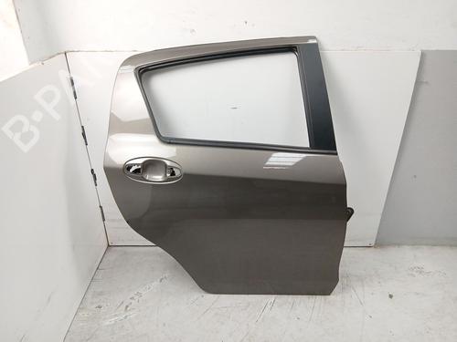 Used Right rear door Right rear door TOYOTA YARIS (_P13_) 1.5 Hybrid (NHP130_, NHP130) (101 hp) 33294843 33294843