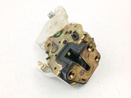 Used Rear left lock NISSAN X-TRAIL I (T30) 2.2 Di 4x4 (114 hp) 28005083
