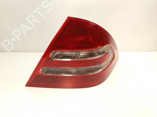 Right taillight MERCEDES-BENZ C-CLASS (W203) C 240 (203.061) (170 hp) 14833552