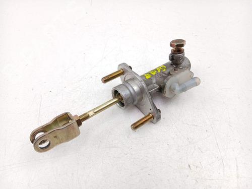 clutch-slave-cylinder-mitsubishi-grandis-na_w-2003-2004-2005-2006-2007-2008-2009-2010-2011-27383250 main image