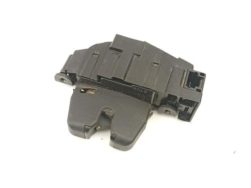 Used Tailgate lock PEUGEOT 308 SW I (4E_, 4H_) 1.6 HDi (109 hp) 17974114