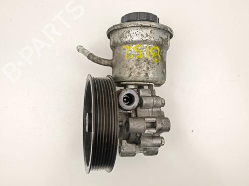 Used Steering pump TOYOTA AVENSIS Estate (_T25_) 2.0 D-4D (ADT250_, ADT250R) (126 hp) 16702558