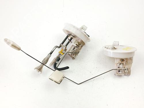 Used Fuel pump NISSAN X-TRAIL I (T30) 2.2 Di 4x4 (114 hp) 28005079