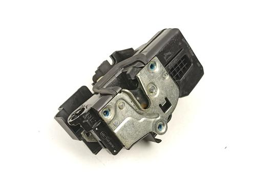 Used Front right lock CHEVROLET CAPTIVA (C100, C140) 2.2 D (163 hp) 22982155
