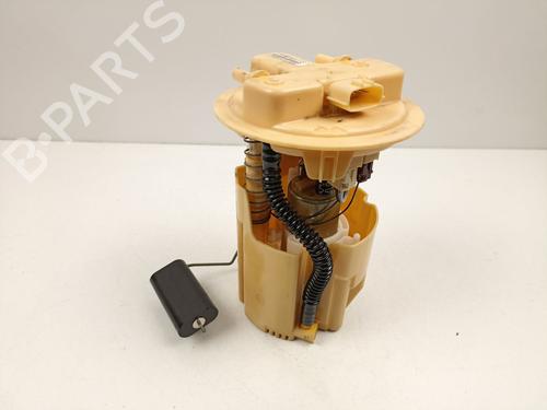 Used Fuel pump DACIA SANDERO II 1.5 dCi (90 hp) 21389516