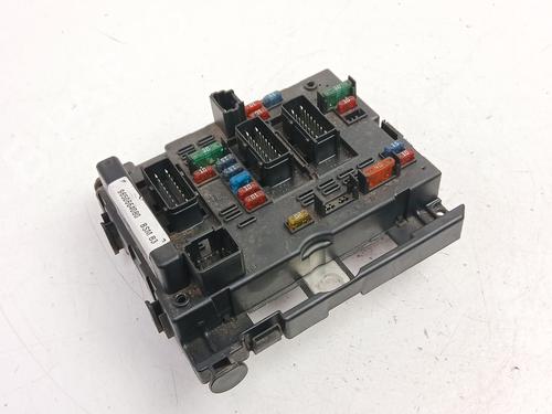 Used Fuse box Fuse box PEUGEOT 406 (8B) 2.0 HDI 110 (109 hp) 34495774 34495774
