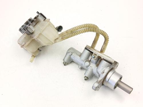 Used Brake master cylinder Brake master cylinder 37441872 37441872