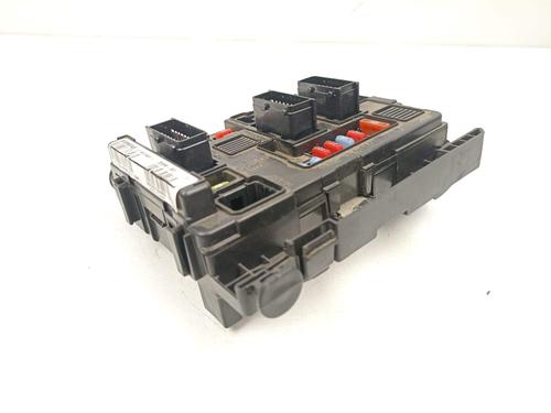 Used Fuse box Fuse box 23199726 23199726