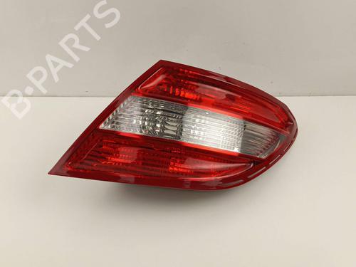 Used Right taillight Right taillight 13501560 13501560