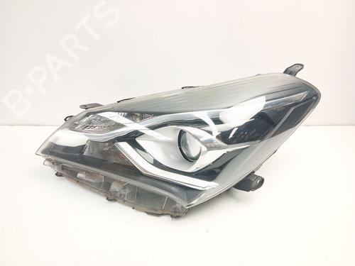 Used Left headlight Left headlight TOYOTA YARIS (_P13_) 1.5 Hybrid (NHP130_, NHP130) (101 hp) 33325976 33325976