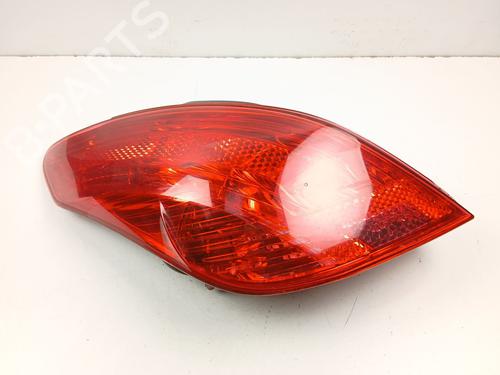 Używane Lampa tylna lewa PEUGEOT 308 I (4A_, 4C_) 1.6 HDi (109 hp) 30847678