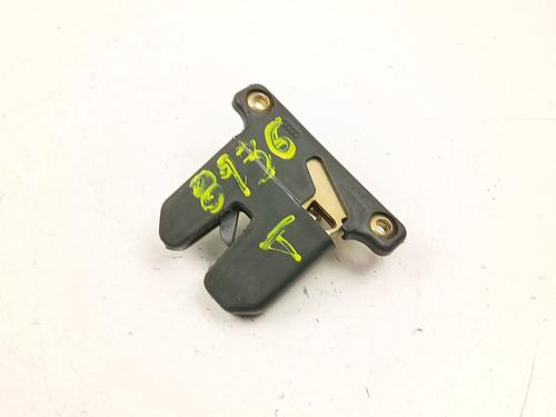 Bagklap lås AUDI A4 B5 (8D2) 2.6 quattro (150 hp) 32629060