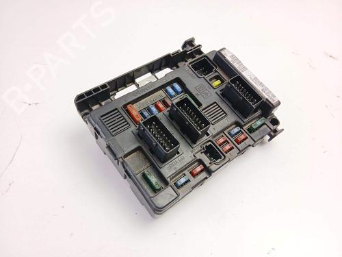 Used Fuse box Fuse box 37183725 37183725