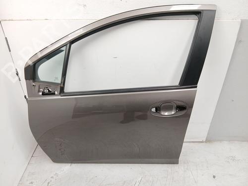 Used Left front door Left front door TOYOTA YARIS (_P13_) 1.5 Hybrid (NHP130_, NHP130) (101 hp) 33294842 33294842