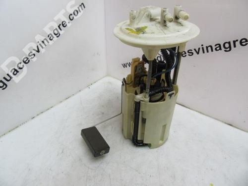 Used Fuel pump MERCEDES-BENZ VITO / MIXTO Van (W639) 115 CDI (639.601, 639.603, 639.605) (150 hp) 11949149