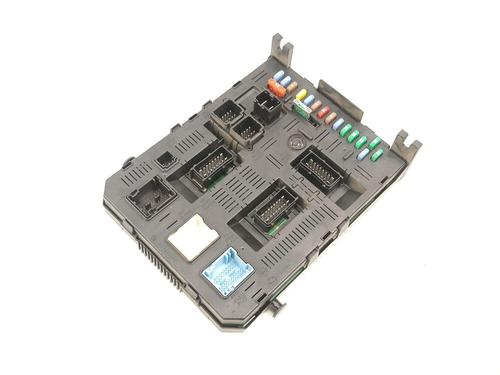 Used Fuse box Fuse box 18963786 18963786