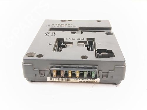 Fuse box RENAULT MEGANE Scenic (JA0/1_) 1.9 dTi (JA0N) | BP32325940E1