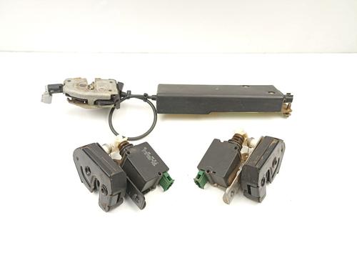 Used Tailgate lock LAND ROVER DISCOVERY III (L319) 2.7 TD 4x4 (190 hp) 24397917
