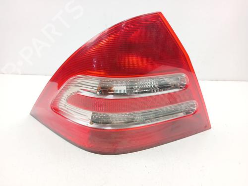Venstre baglygte MERCEDES-BENZ C-CLASS (W203) C 180 Kompressor (203.046) (143 hp) 30570986