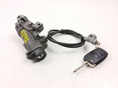 ignition-barrel-audi-a6-c5-4b2-4b4-1997-1998-1999-2000-2001-2002-2003-2004-2005-32197774 main image