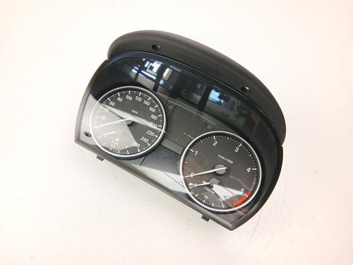 Used Instrument cluster Instrument cluster BMW 3 (E90) 320 d (177 hp) 33053852 33053852