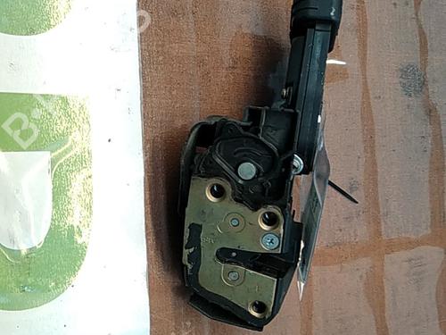 Højre fortil lås TOYOTA COROLLA (_E12_) [2001-2008]  31763404