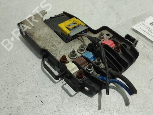 Used Fuse box Fuse box 18269944 18269944