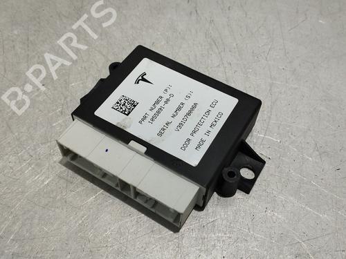 Used Electronic module TESLA MODEL X (5YJX) [2013-2026]  31765016